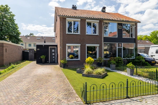 279114836.jpg